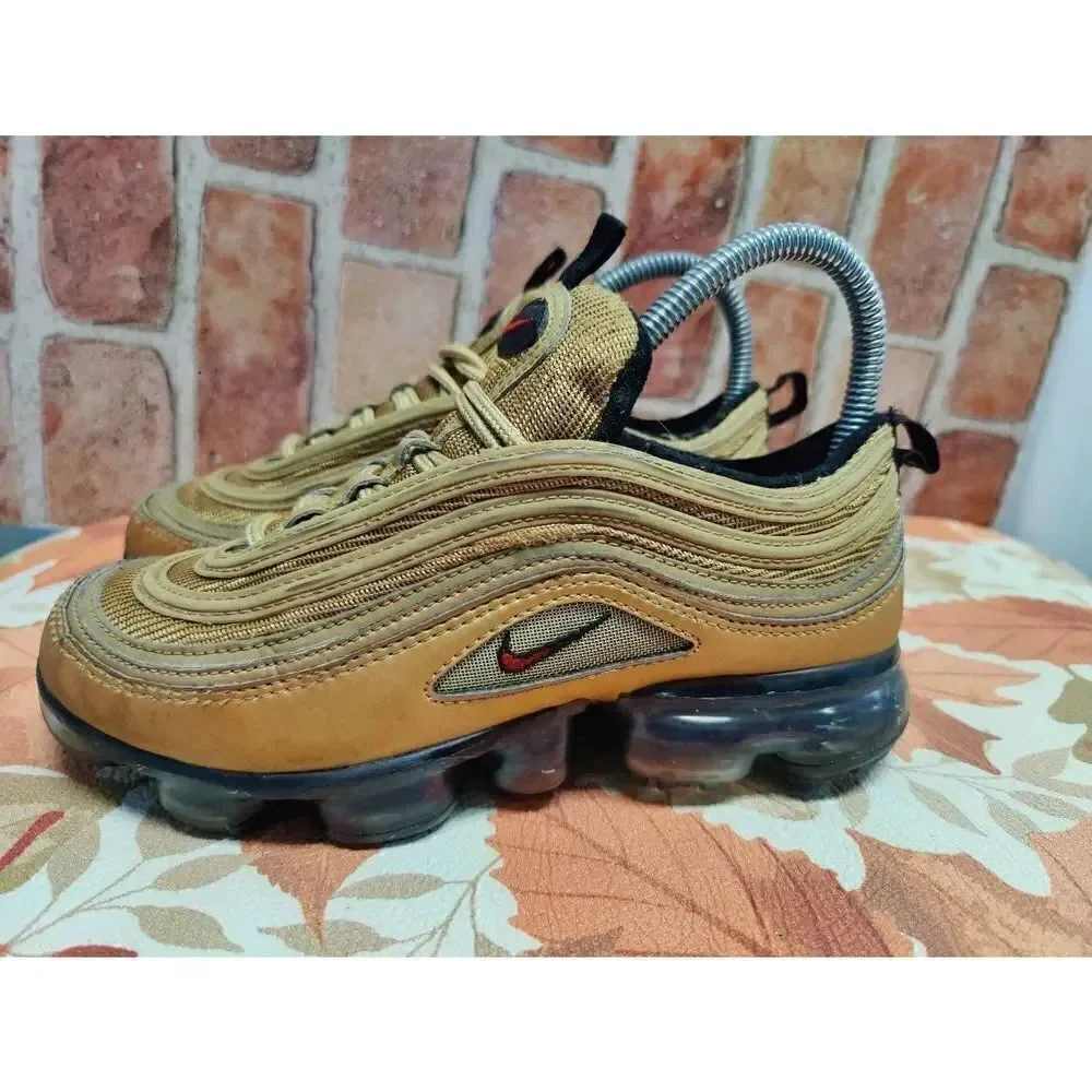 Nike Air Vapormax 97 GS Metallic Gold Size 4Y Women's Running Shoes Size 5.5